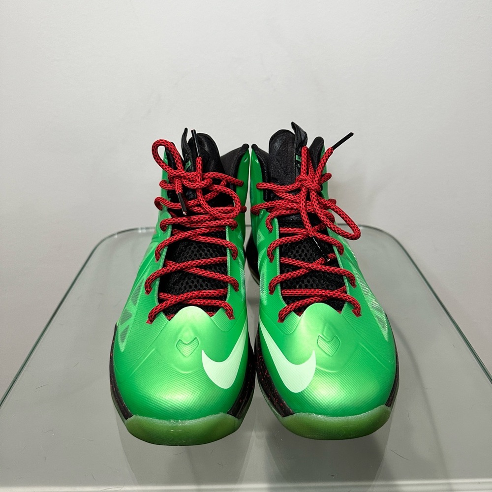 Nike LeBron X Cutting Jade in youth 5.5/ woman’s 7.